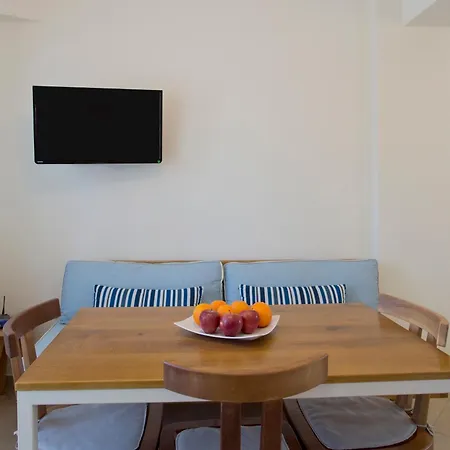 Santorini Med Homes - Sunday Apartment Mesariá