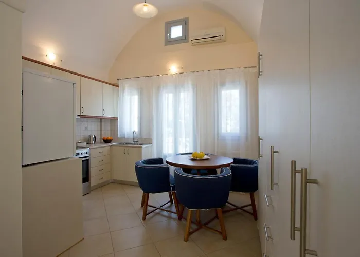 Santorini Med Homes - Sunday Daire Mesaria