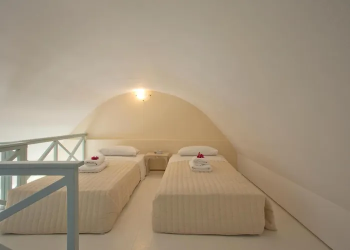 Santorini Med Homes - Sunday Daire Mesaria